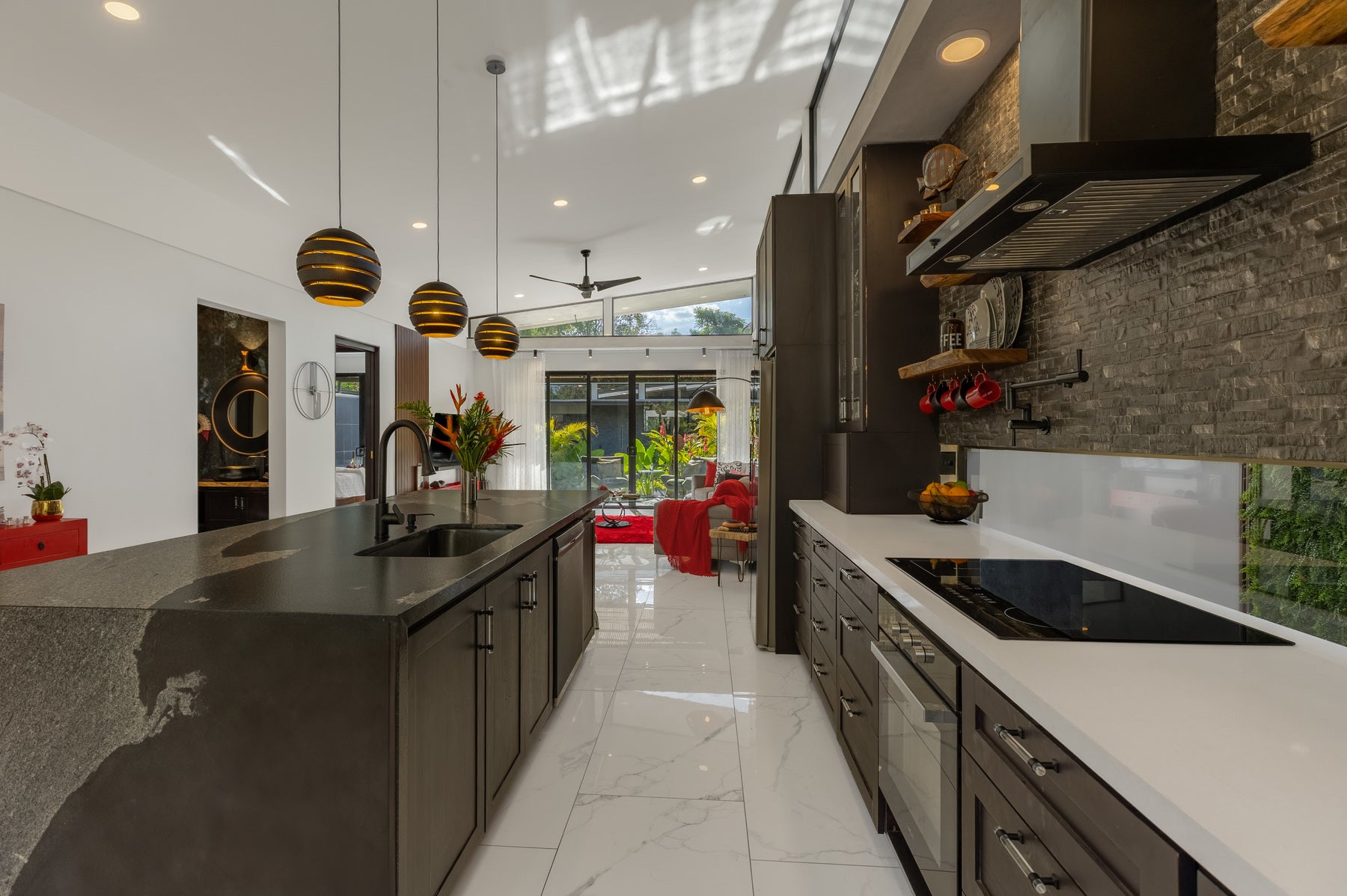 Brand New Luxury Modern Tropical Home — photo 4 of 19