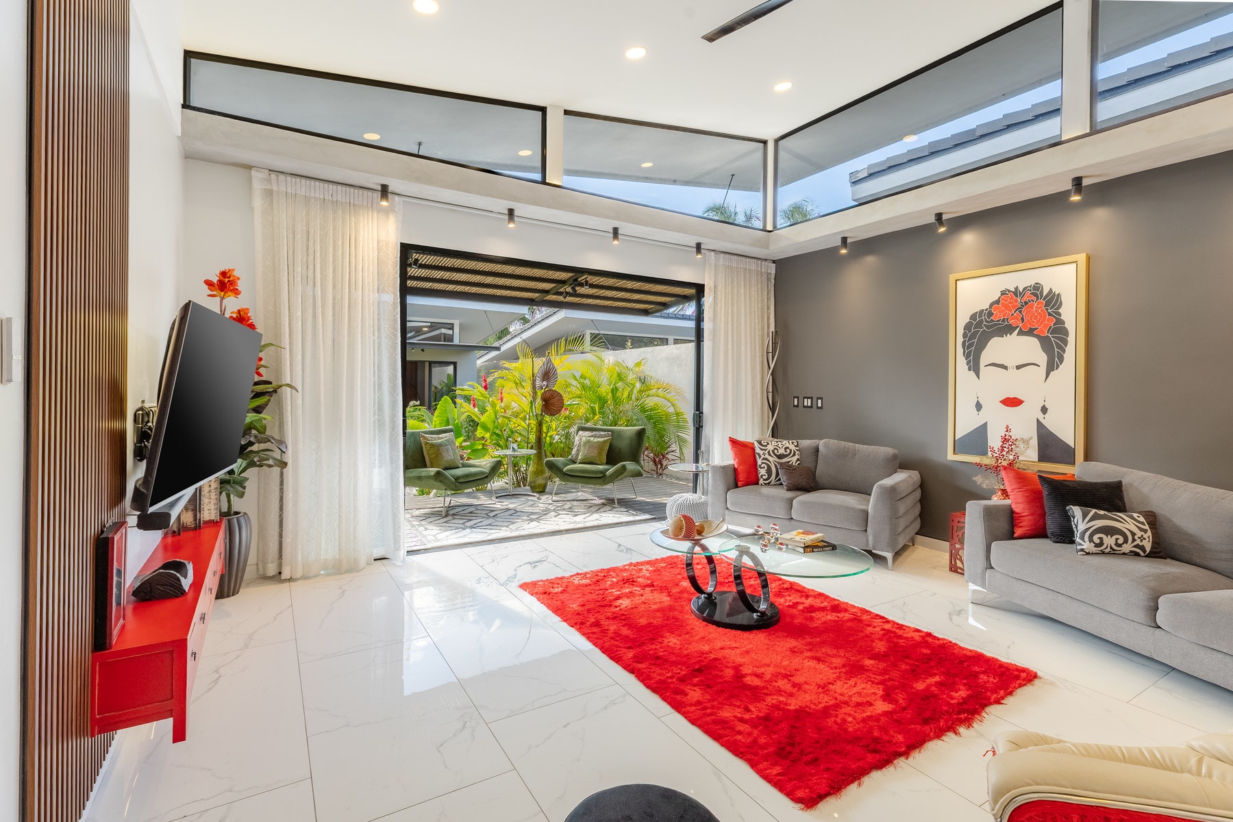Brand New Luxury Modern Tropical Home — photo 8 of 19