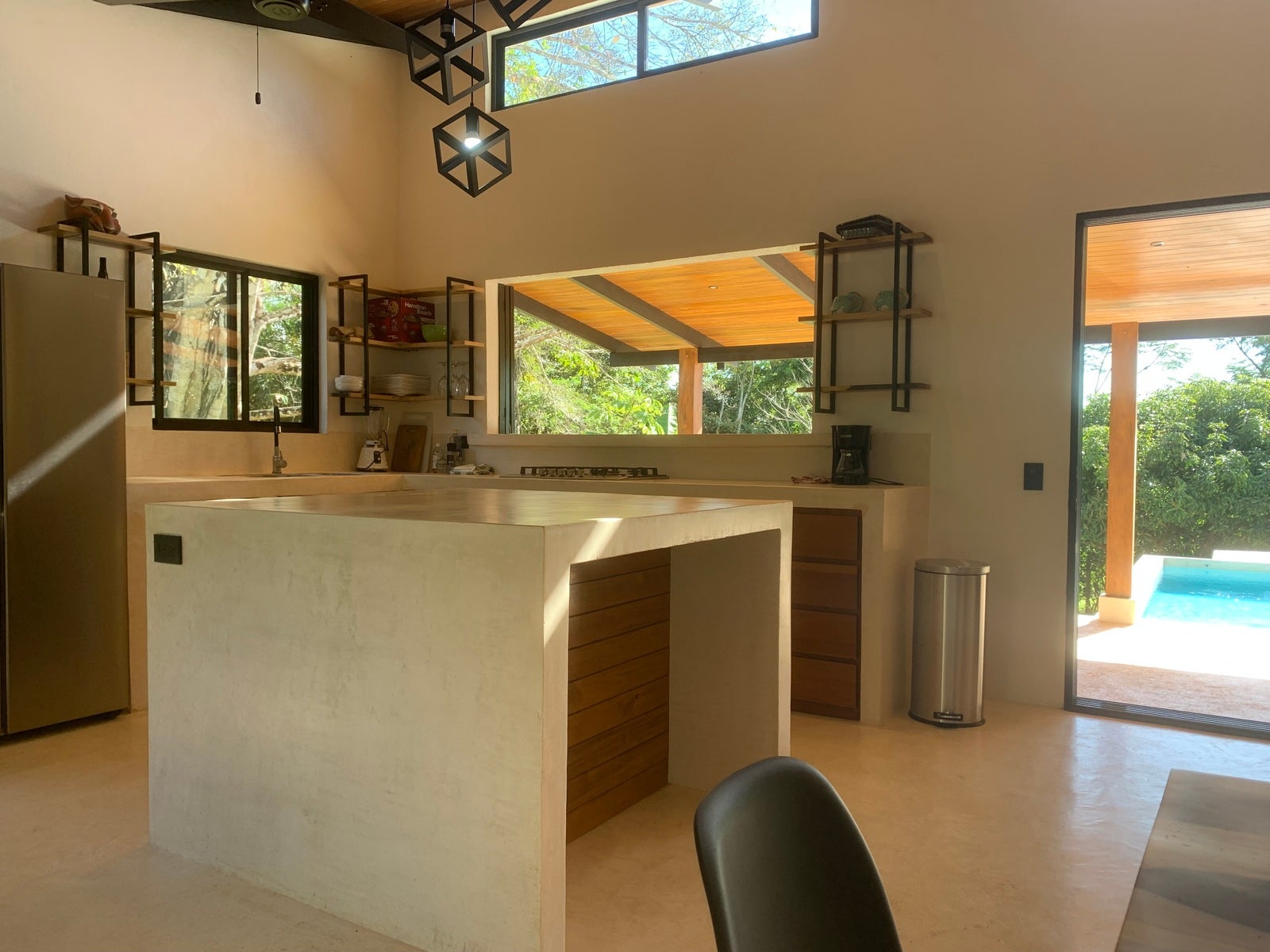 Zen House 2 bedroom home with Pool — photo 10 of 17