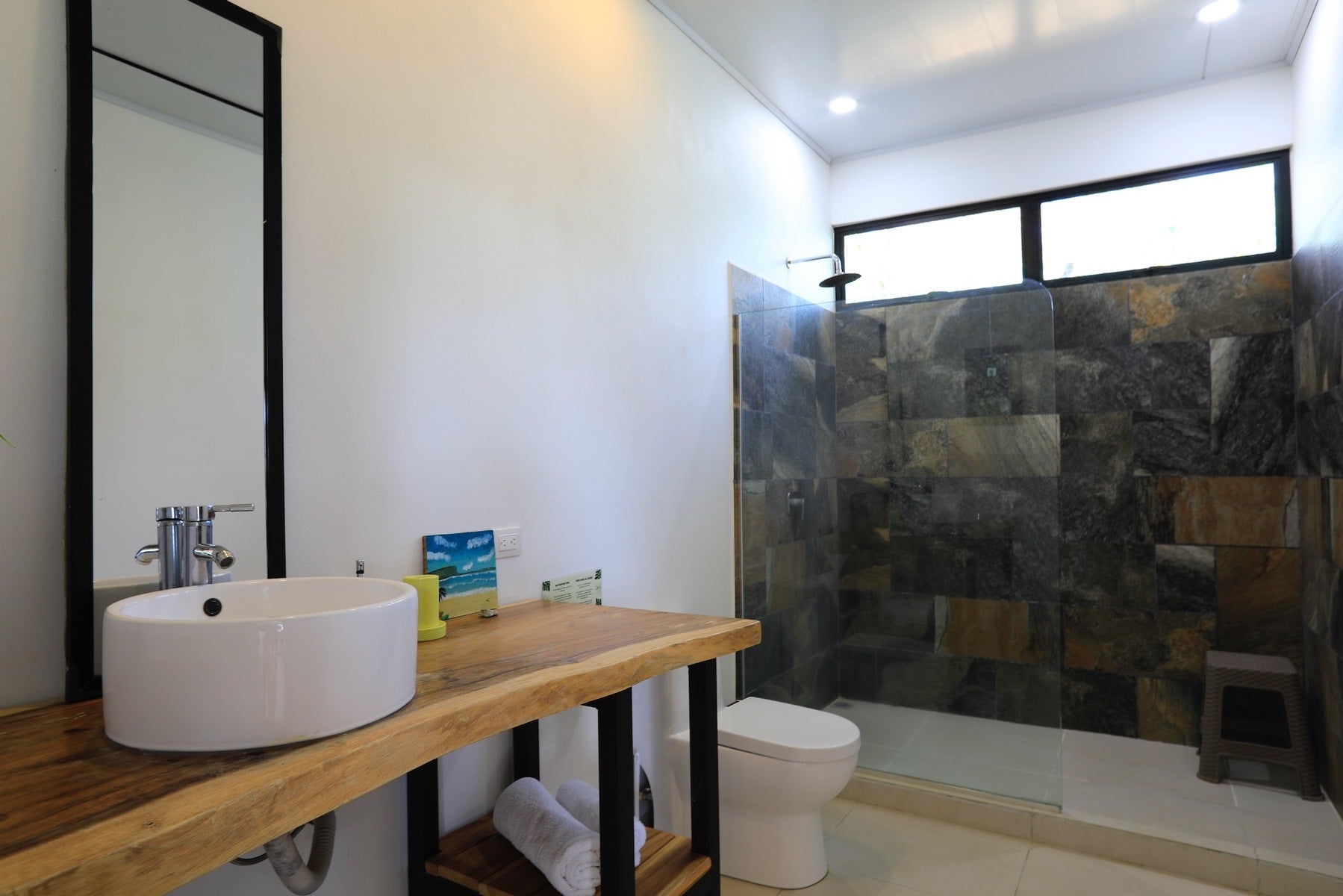 Beautiful Valley View House — photo 6 of 17