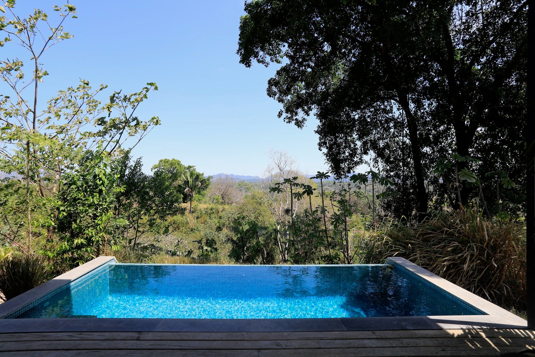 Beautiful Valley View House — photo 2 of 17