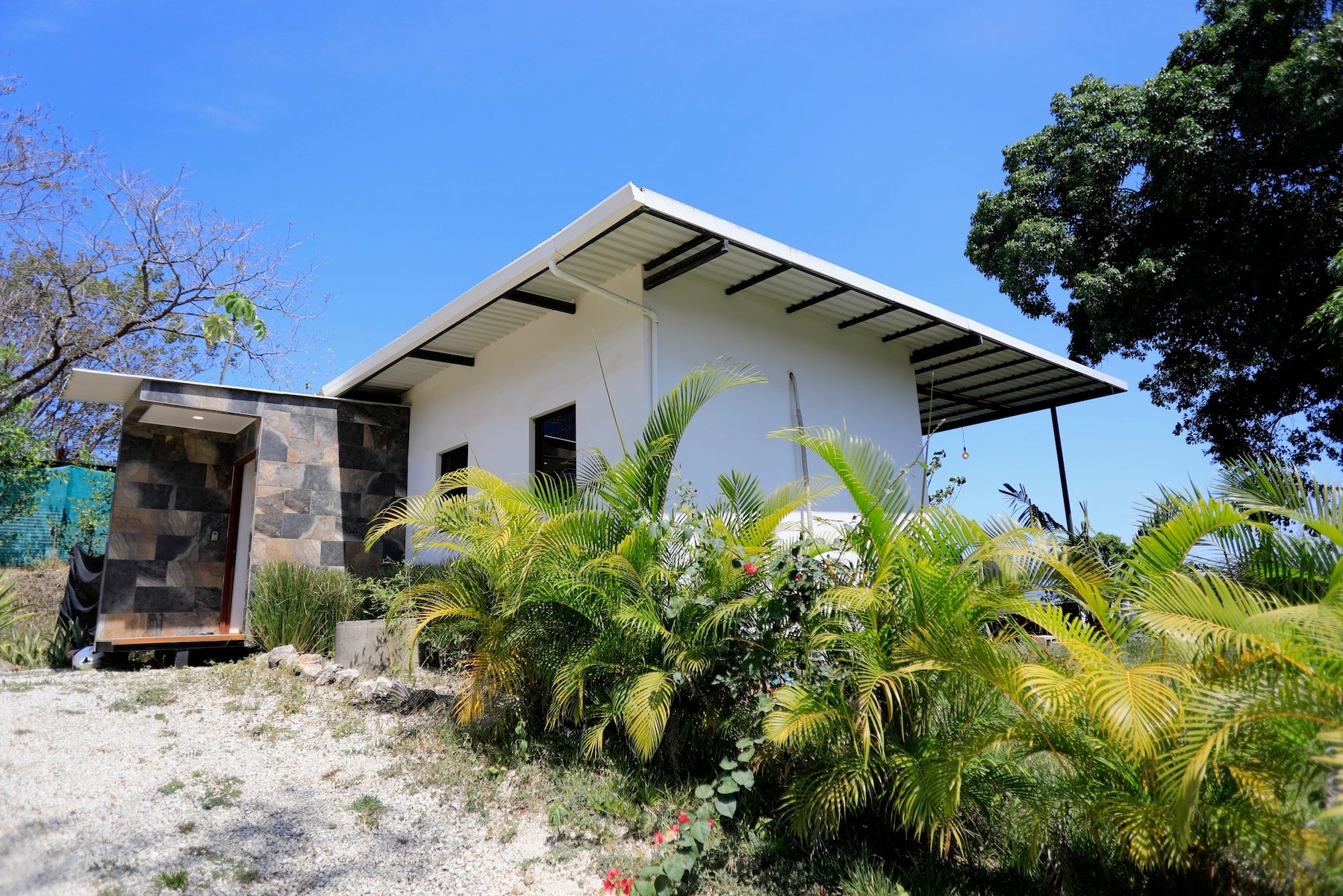 Beautiful Valley View House — photo 15 of 17