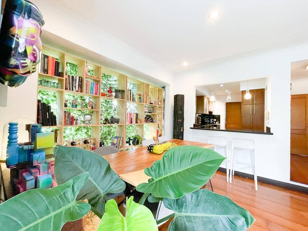 Contemporary Townhouse with Private Garden — photo 12 of 19