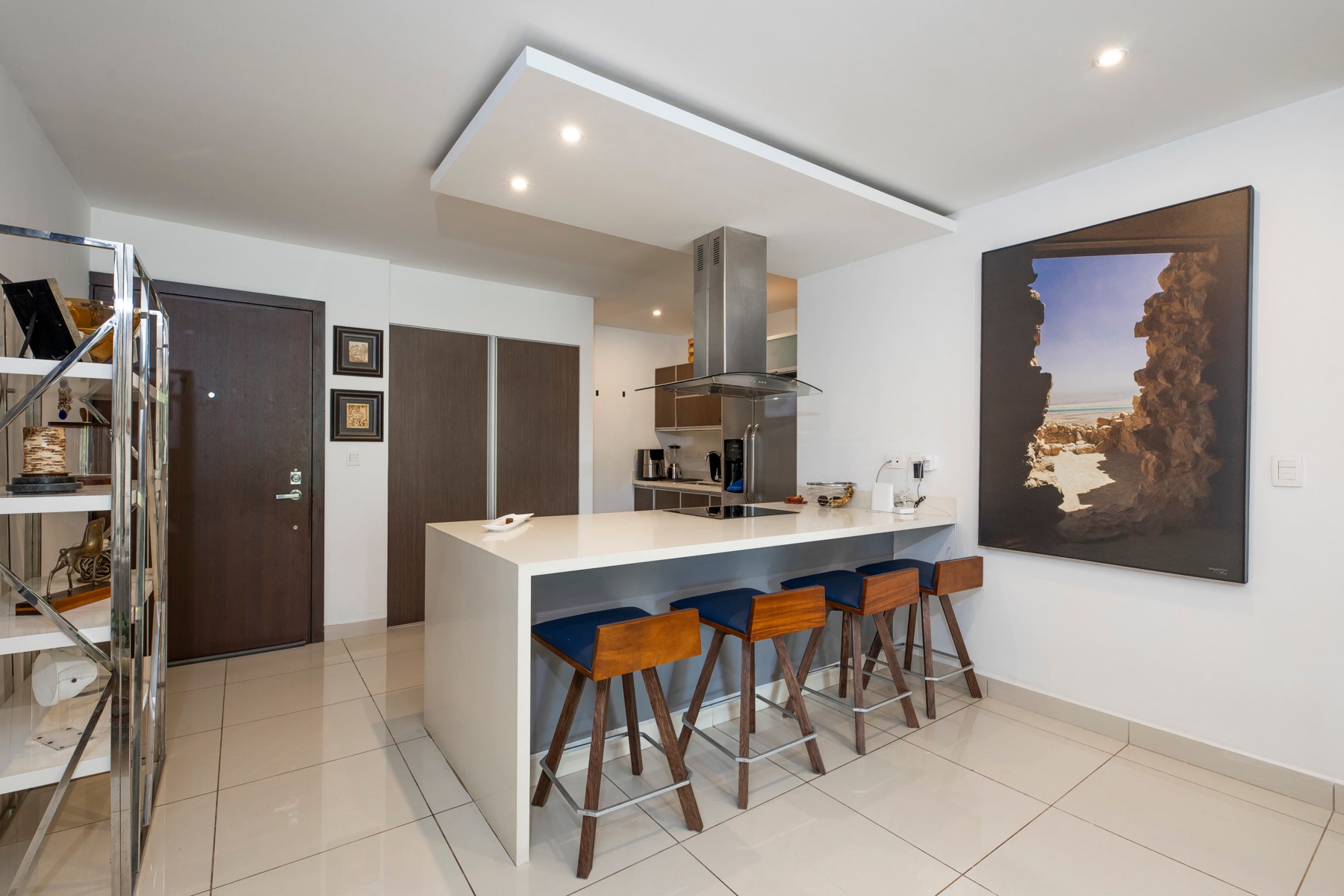 Contemporary  Corner Condo — photo 4 of 17