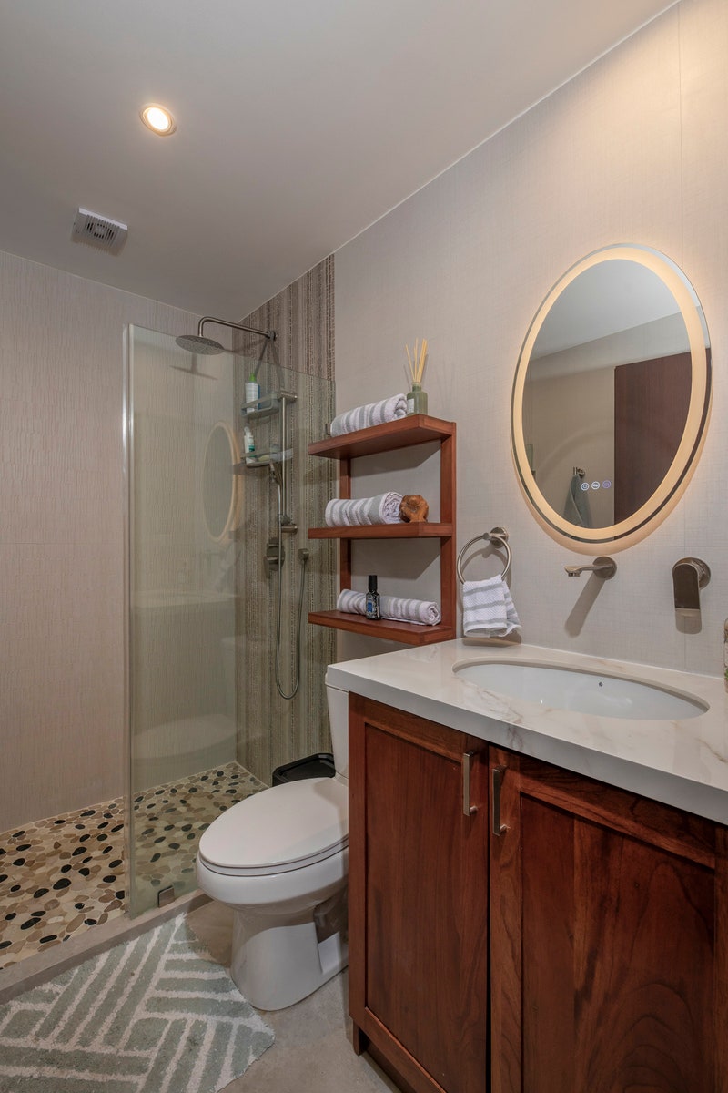 Contemporary  Corner Condo — photo 11 of 17