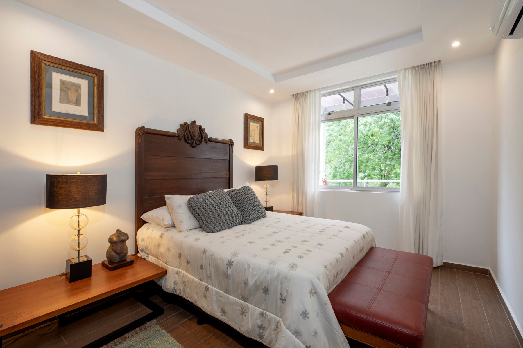 Contemporary  Corner Condo — photo 9 of 17