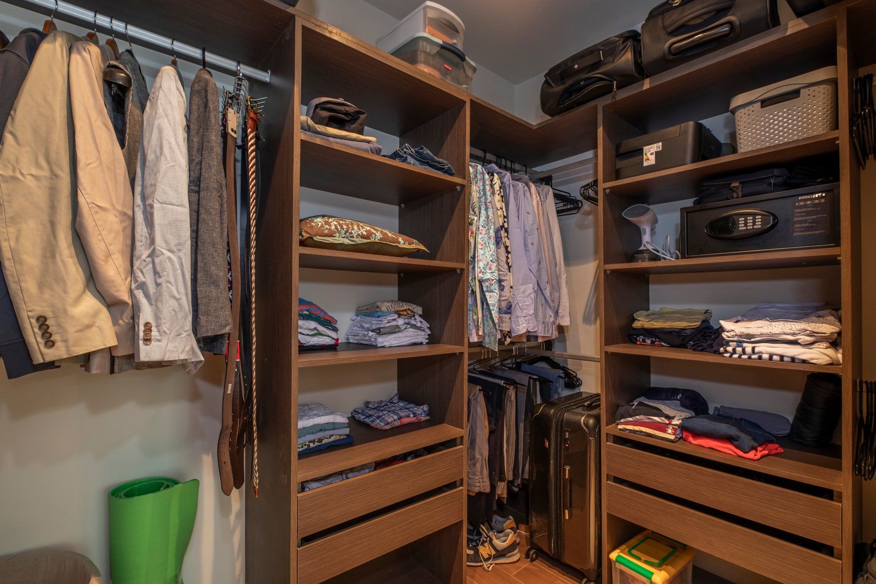 Contemporary  Corner Condo — photo 14 of 17