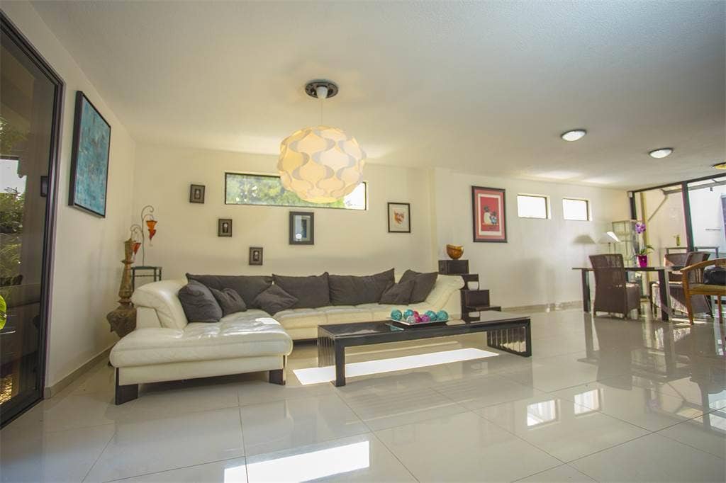 Exclusive condo in the heart of Escazu Spacious multifamily condo — photo 6 of 16