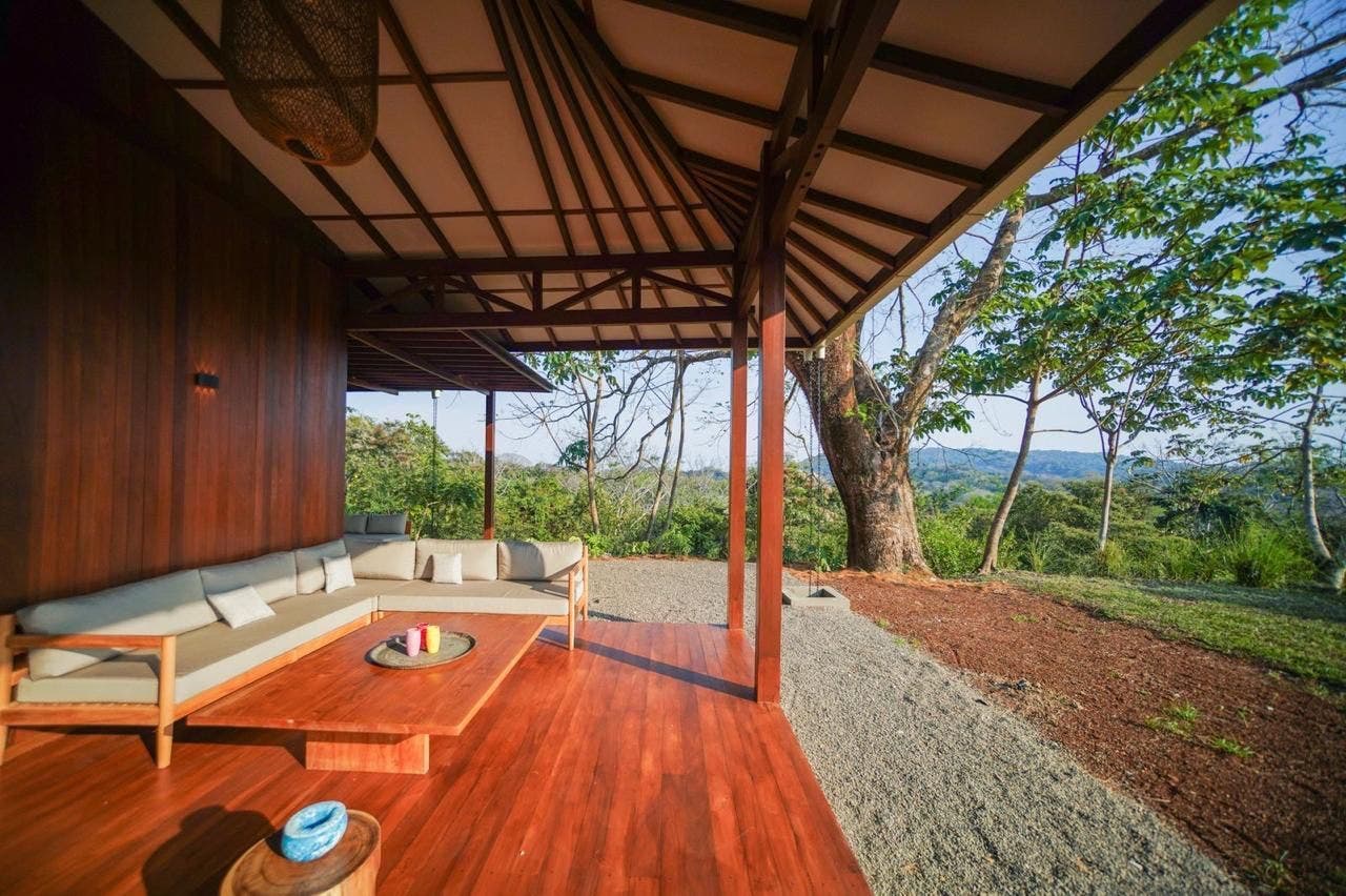 Luxurious Private Estate With a Large Expanse of Green Area — photo 12 of 19