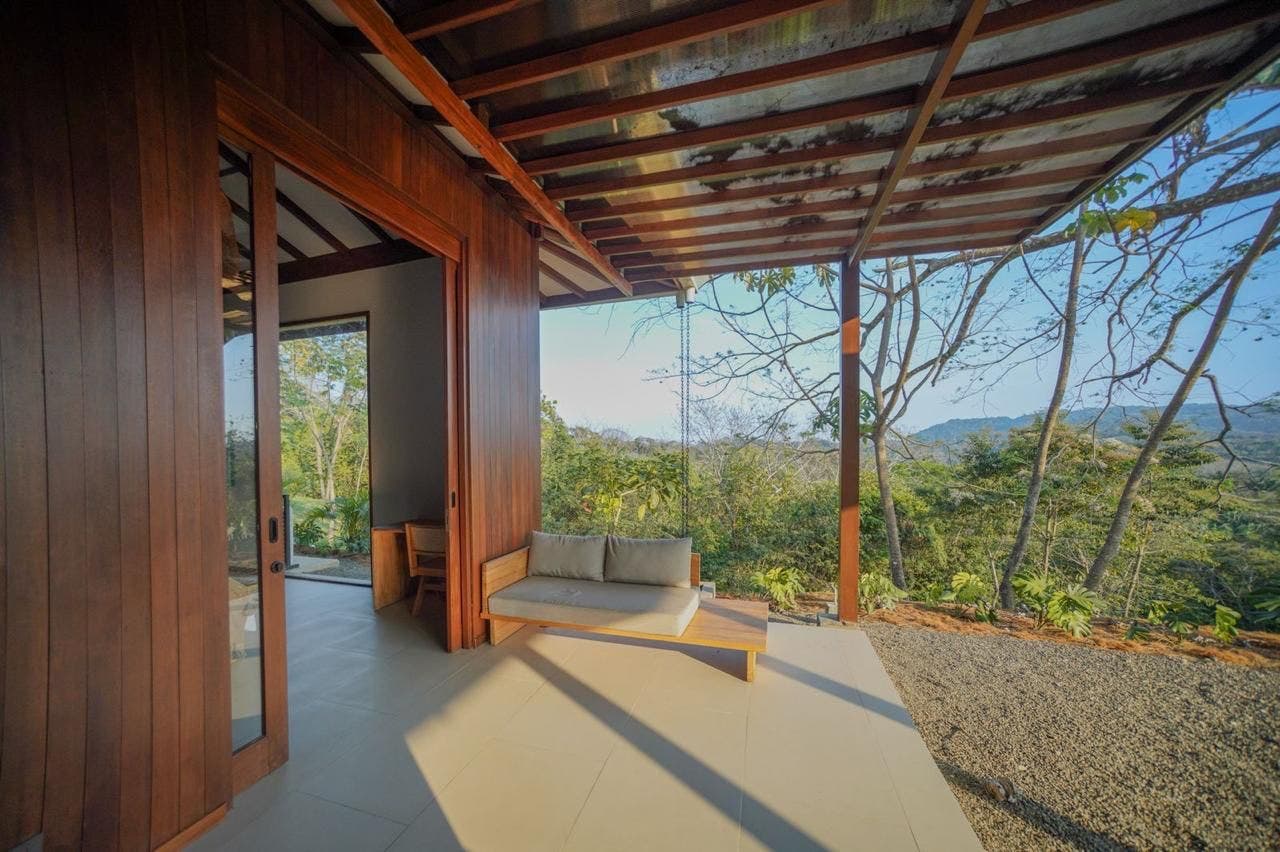 Luxurious Private Estate With a Large Expanse of Green Area — photo 18 of 19