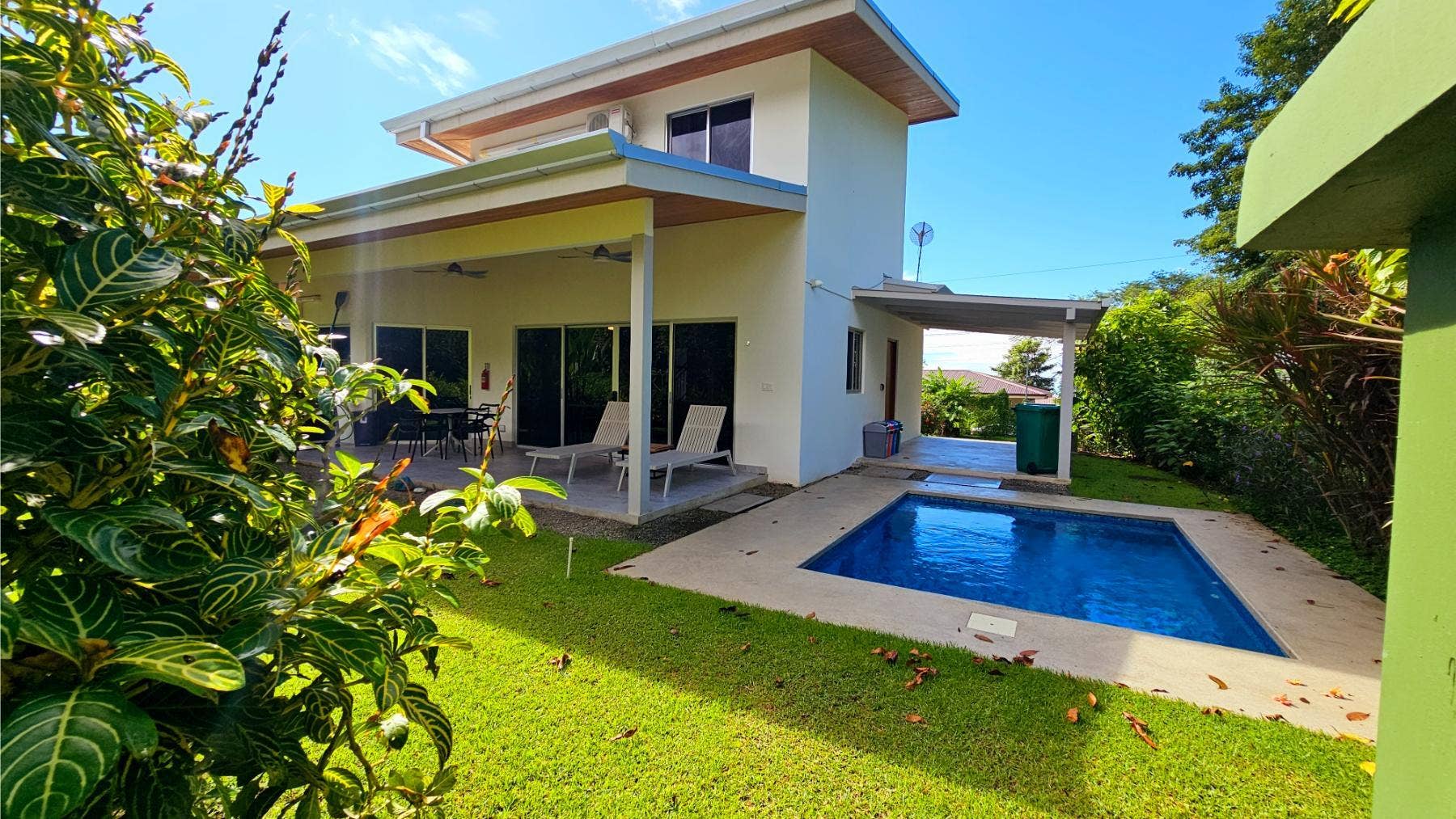 Home with pool for sale in Ojochal — photo 2 of 19
