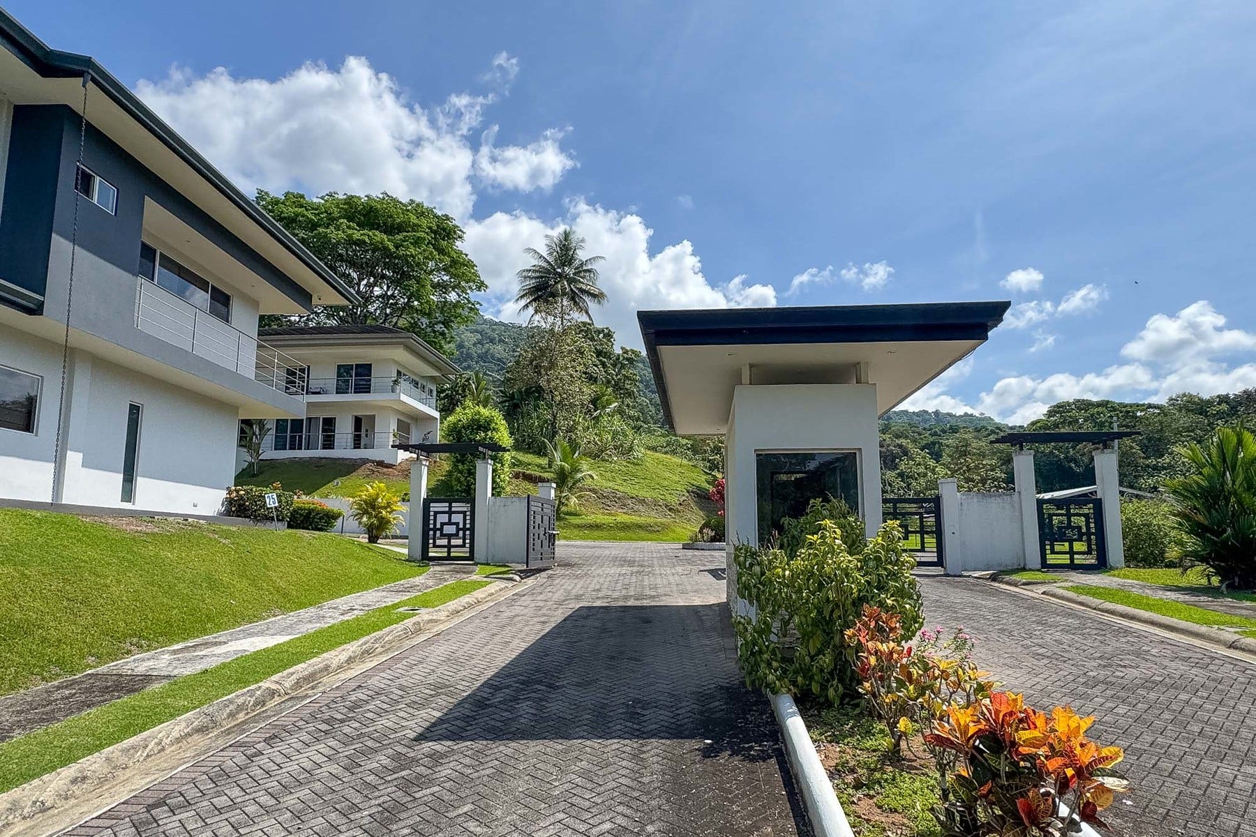 Walk to beach Villa — photo 15 of 19