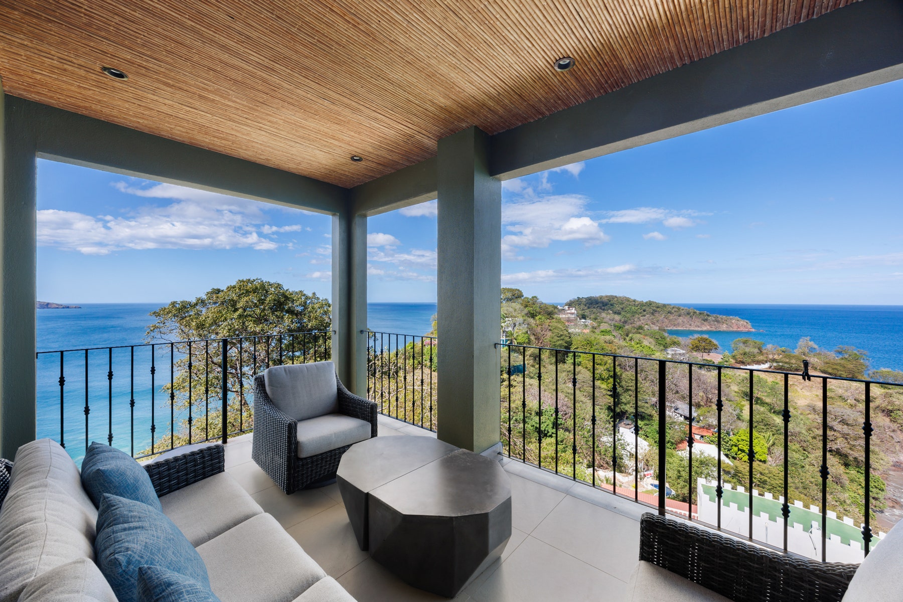 360 Splendor del Pacifico, #502 — photo 16 of 19