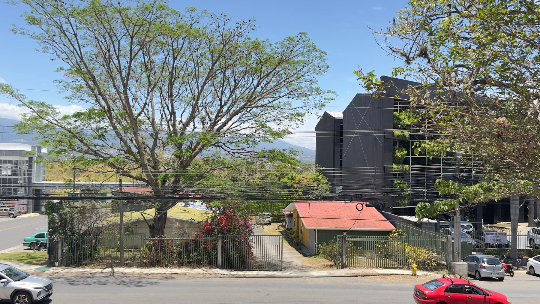 Guachipelin de Escazu, Milla de Oro — photo 7 of 8
