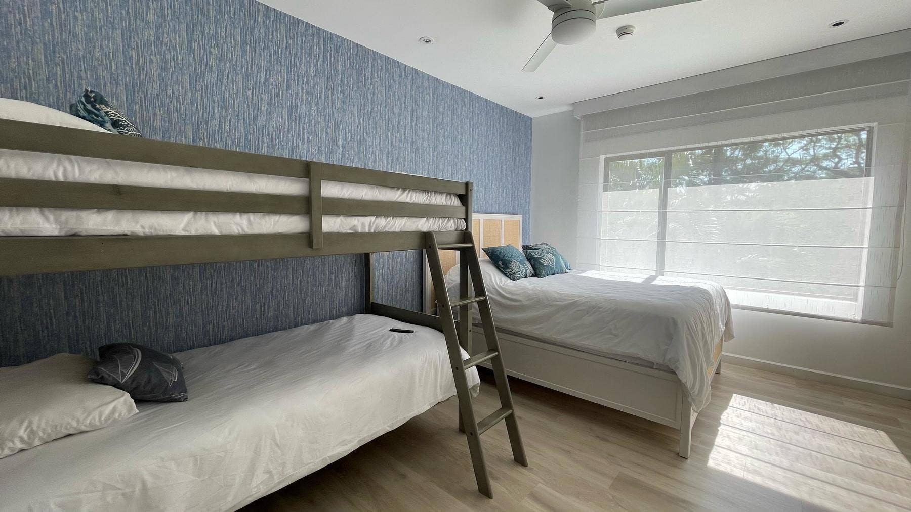Las Vistas Building 1 Breeze Bliss Ocean Condo, #3B — photo 3 of 10