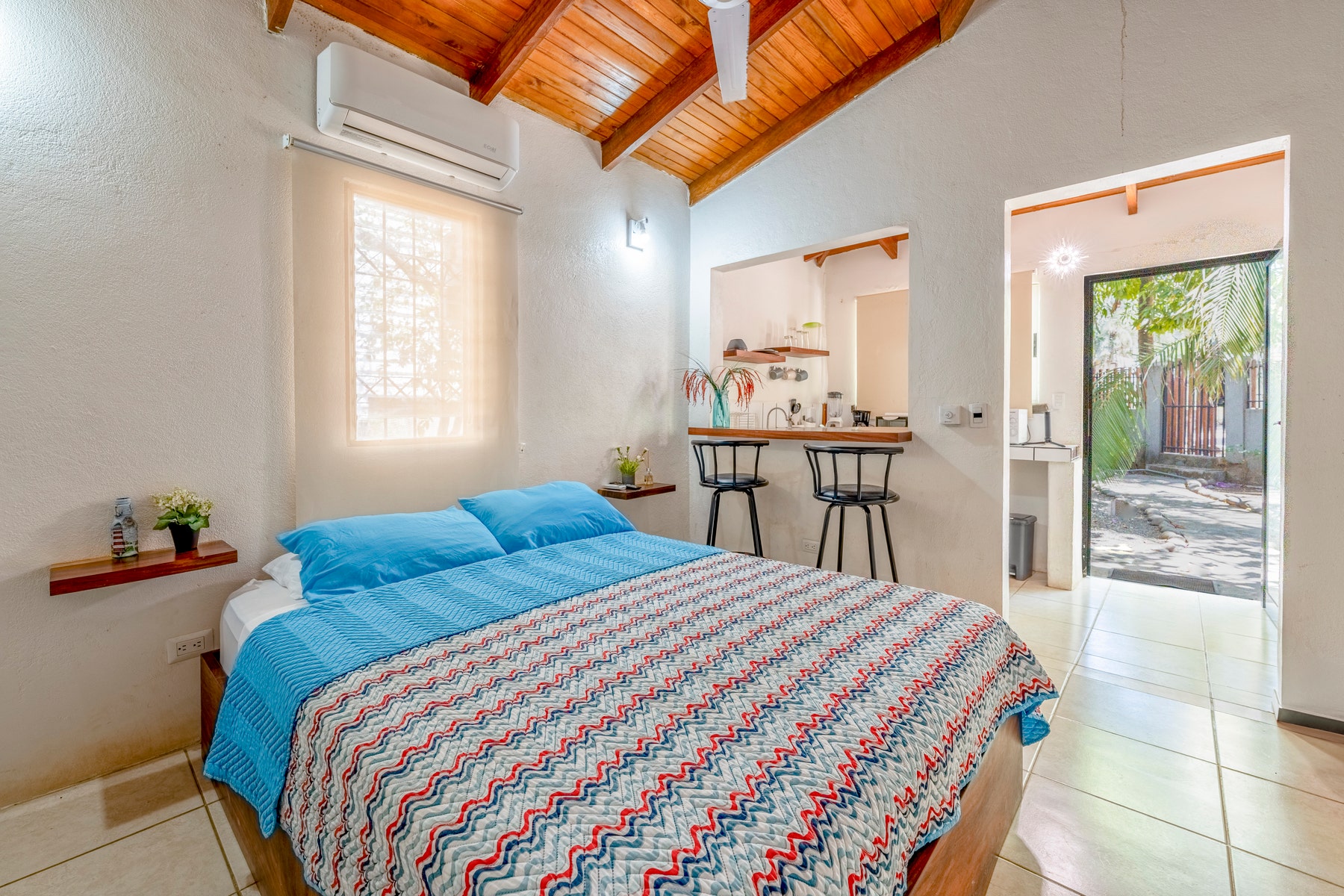 Primary Residence with Income Opportunity — foto 9 de 19
