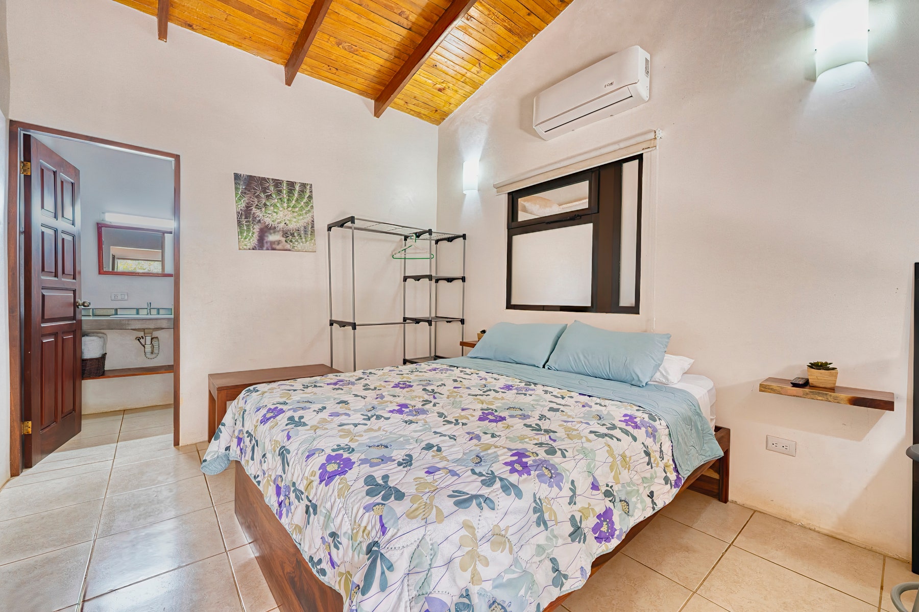Primary Residence with Income Opportunity — foto 13 de 19