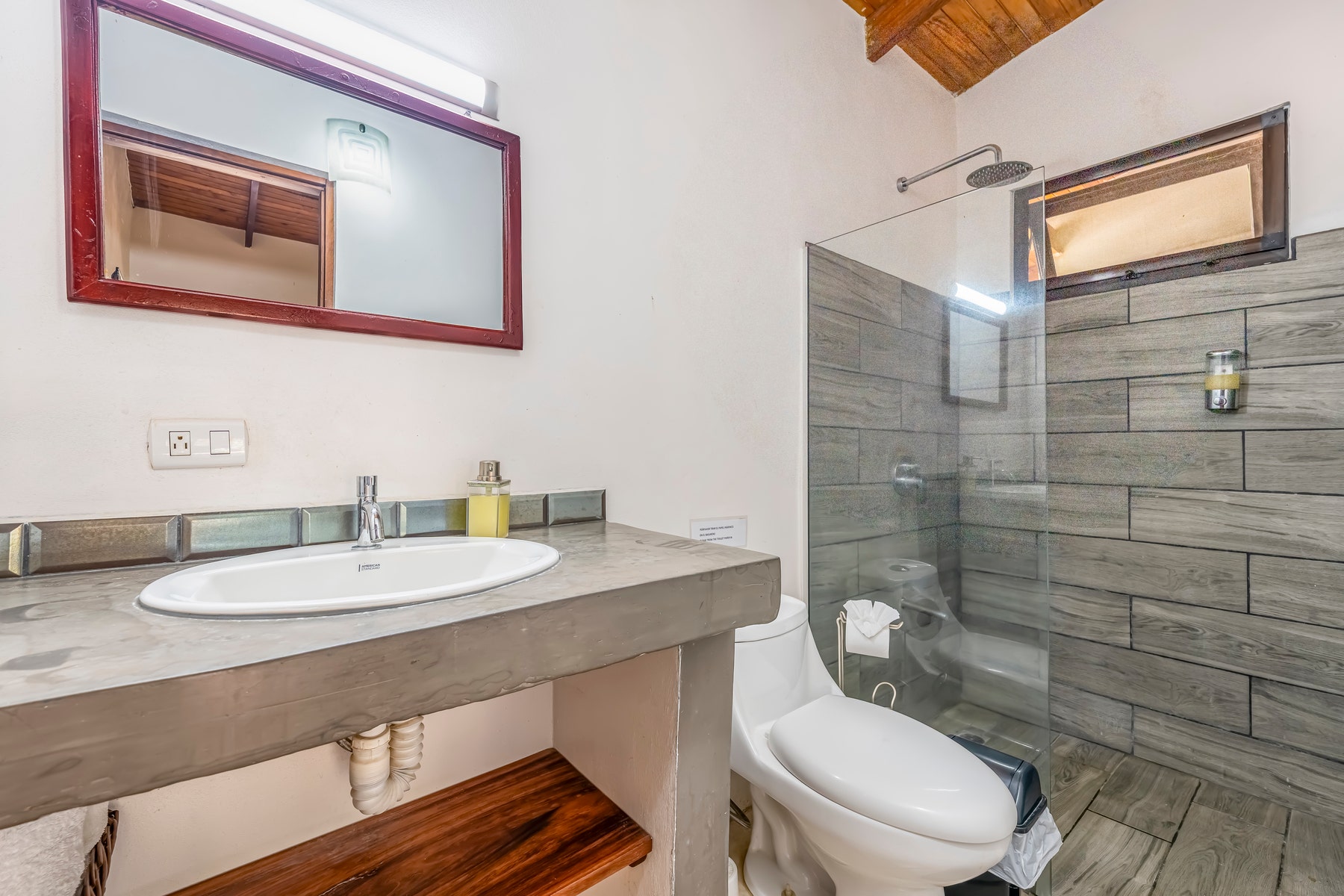 Primary Residence with Income Opportunity — foto 12 de 19