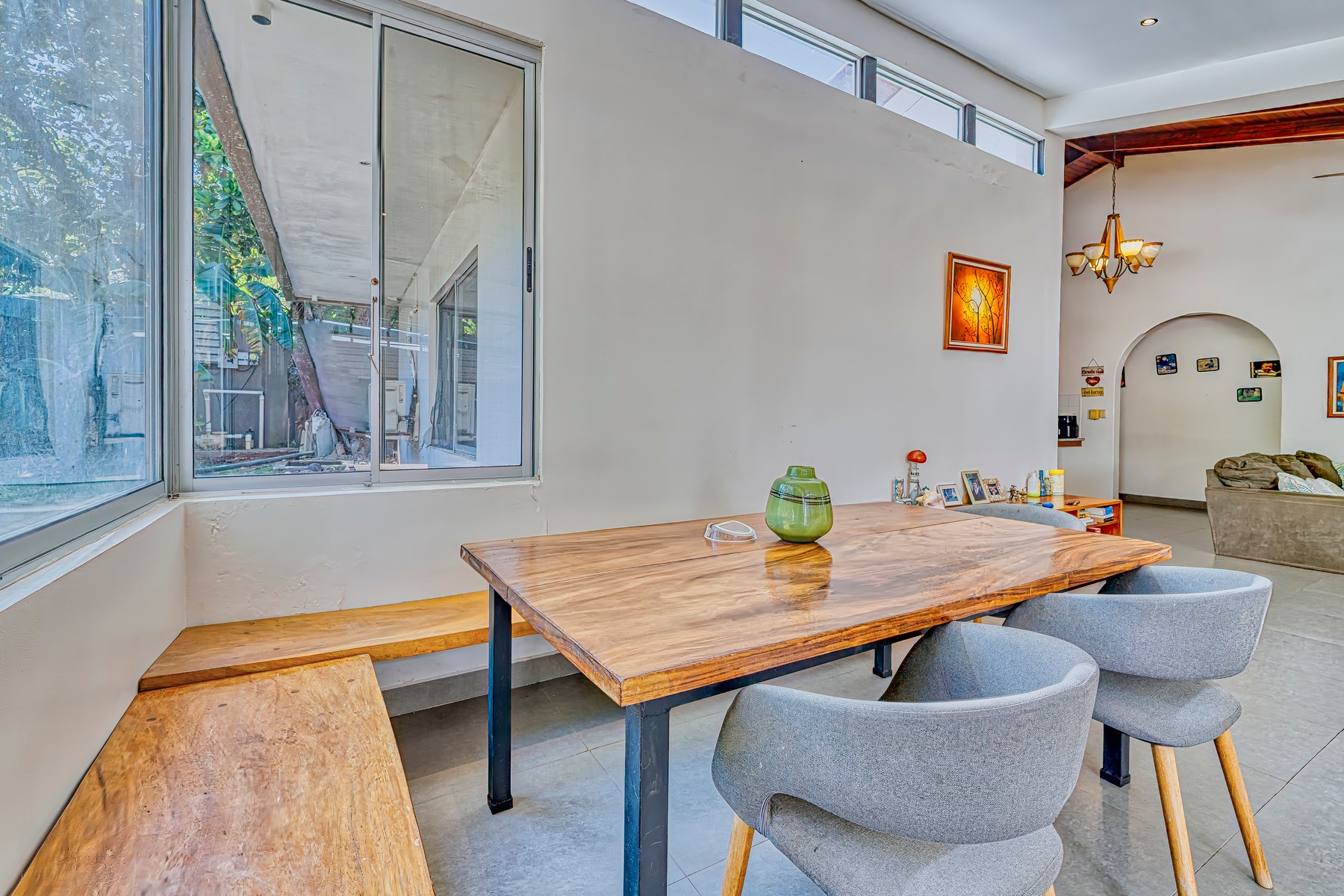 Primary Residence with Income Opportunity — foto 4 de 19