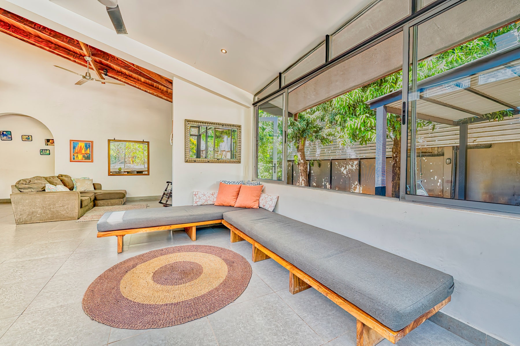 Primary Residence with Income Opportunity — foto 5 de 19