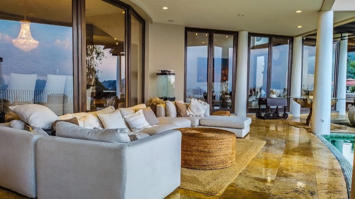 Unlimited Luxury Mediterranean Villa Private gem with views of 4 volcanoes and Central valley — photo 14 of 19
