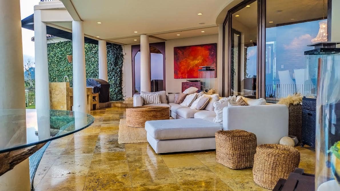 Unlimited Luxury Mediterranean Villa Private gem with views of 4 volcanoes and Central valley — photo 16 of 19