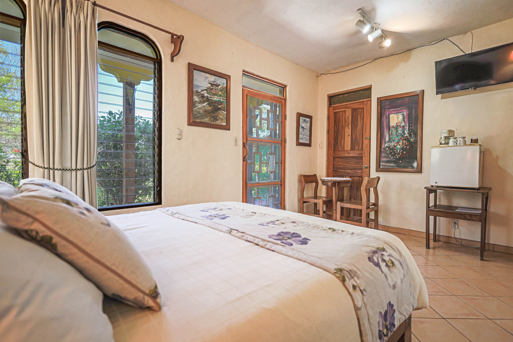 Expansive Ocean View Property — photo 6 of 19