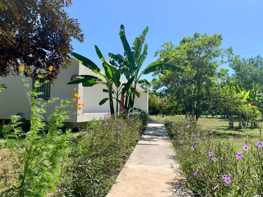 Villa Casa Blanca Steps to the Beach — photo 4 of 19