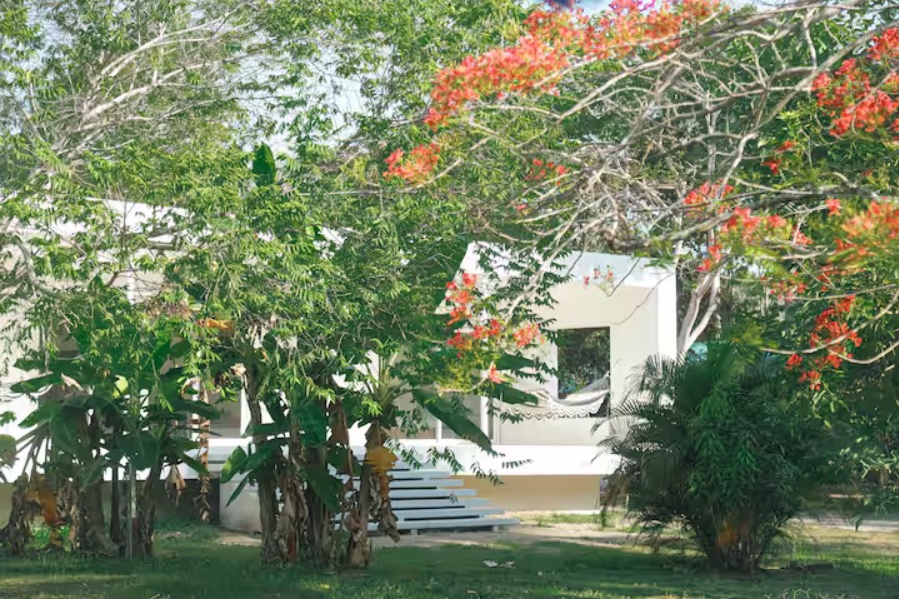 Villa Casa Blanca Steps to the Beach — photo 2 of 19