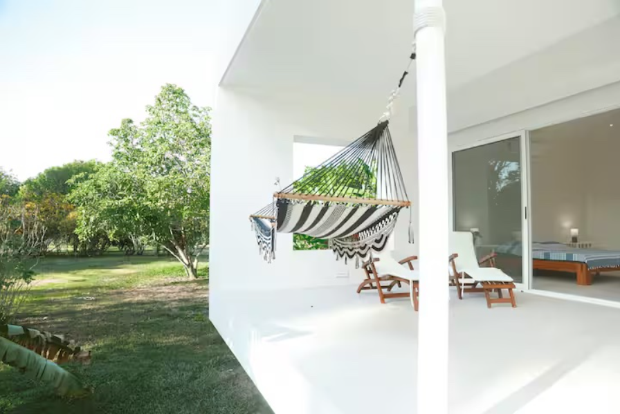 Villa Casa Blanca Steps to the Beach — photo 5 of 19