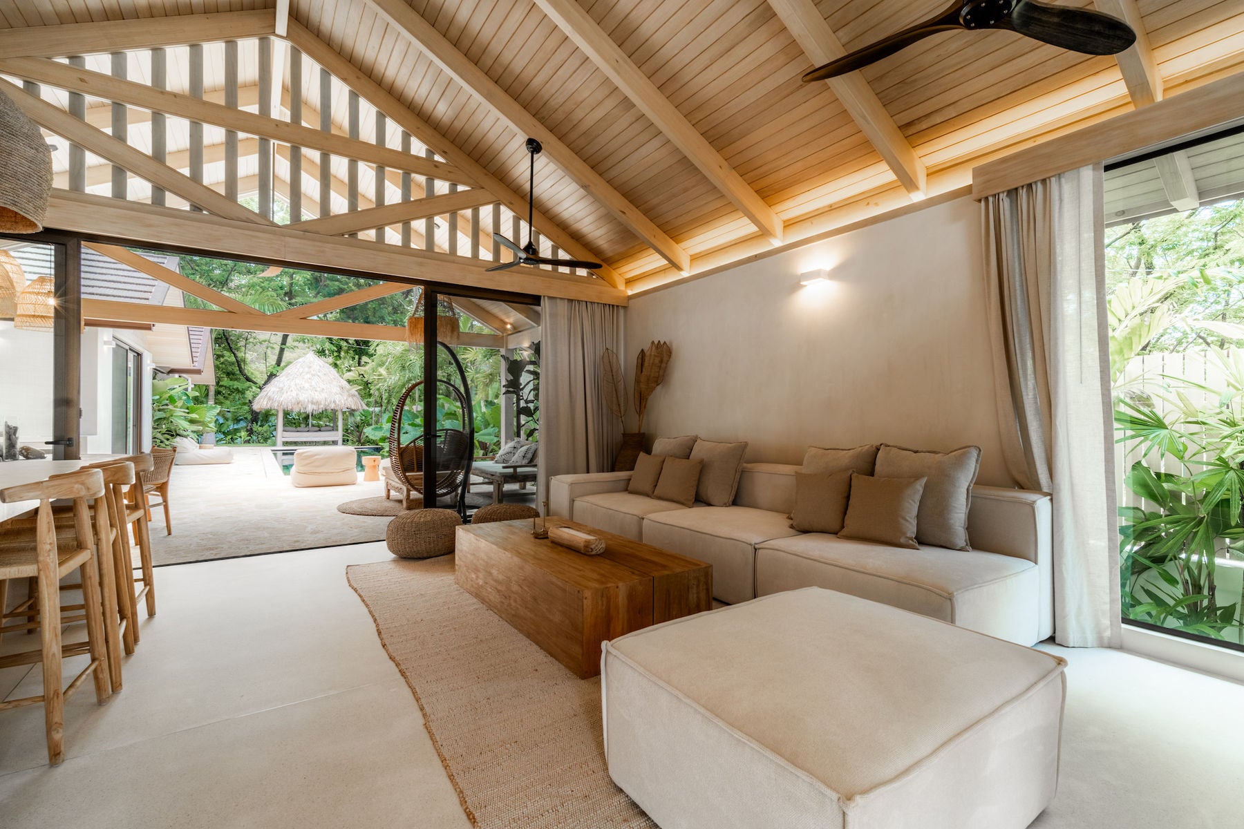 Turnkey Three-Bedroom Luxury Villa — photo 4 of 19