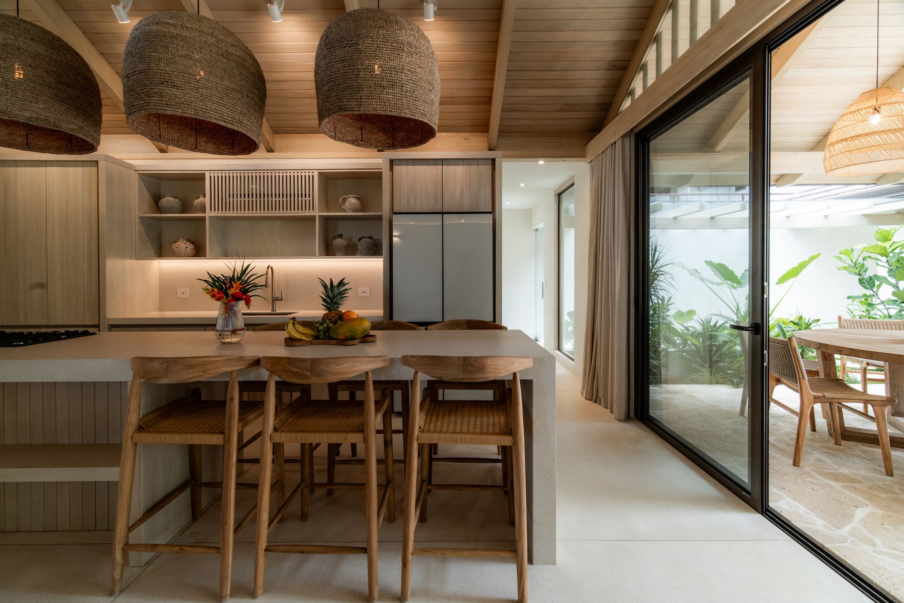Turnkey Three-Bedroom Luxury Villa — photo 8 of 19