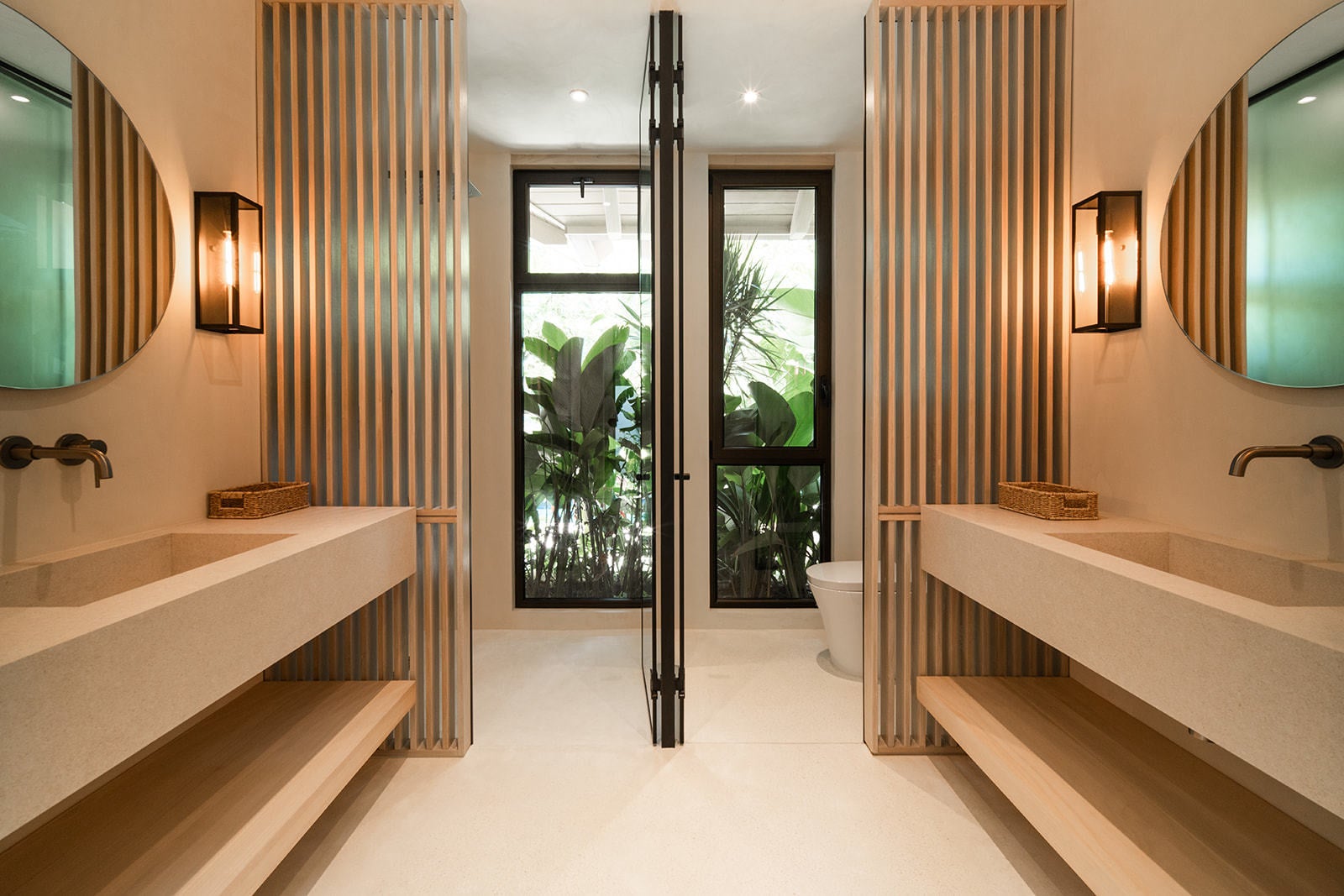 Turnkey Three-Bedroom Luxury Villa — photo 16 of 19