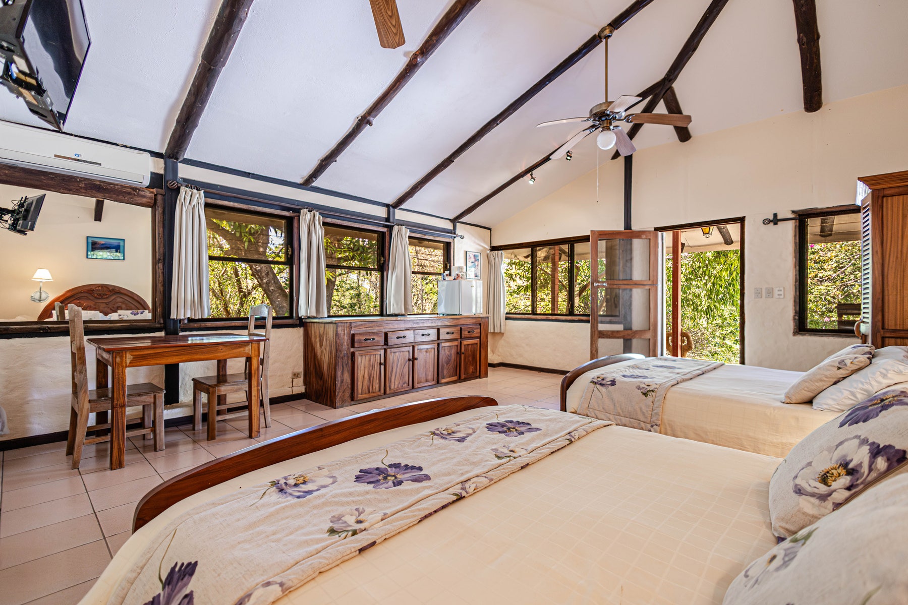 Expansive Ocean View Property — photo 17 of 19