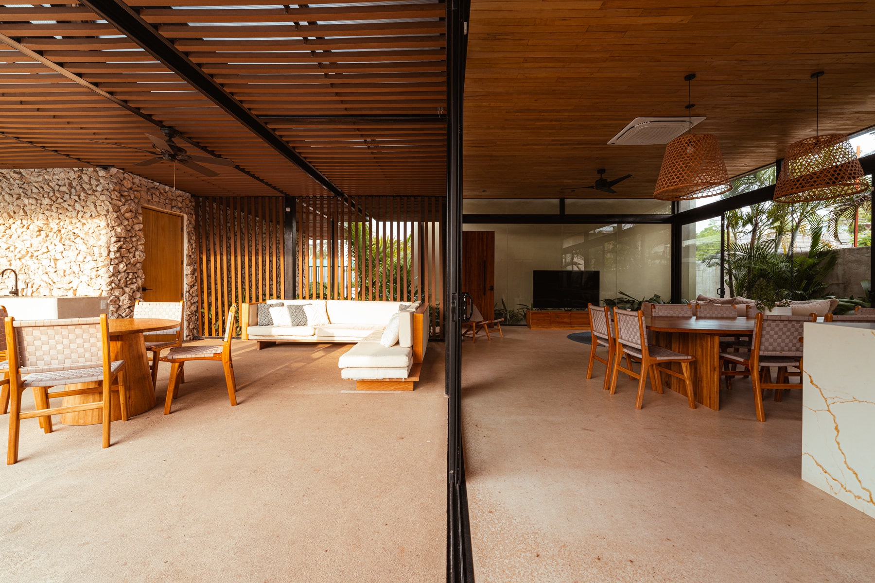 Tropical Modern Four Bedroom Home — photo 6 of 19