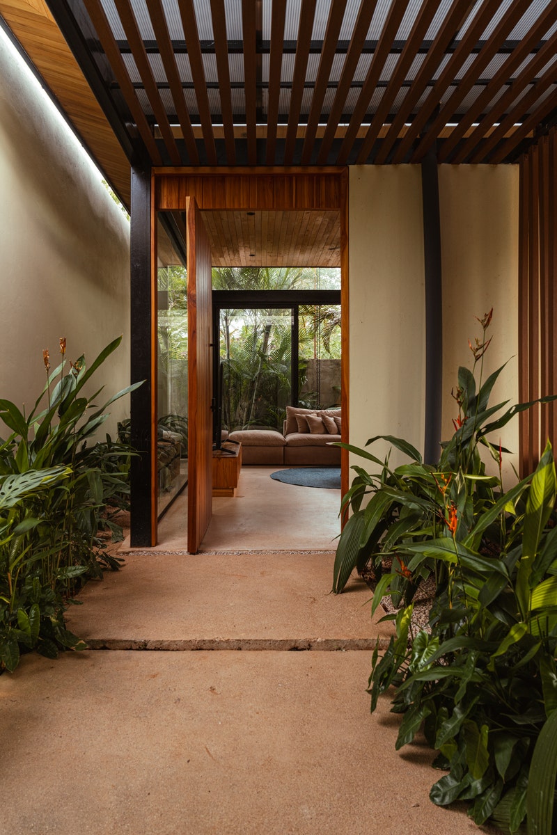 Tropical Modern Four Bedroom Home — photo 8 of 19