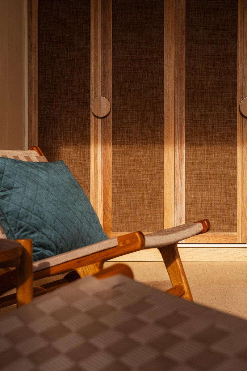 Tropical Modern Four Bedroom Home — photo 18 of 19