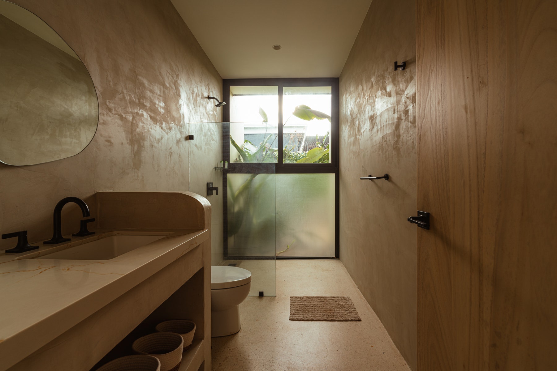 Tropical Modern Four Bedroom Home — photo 19 of 19