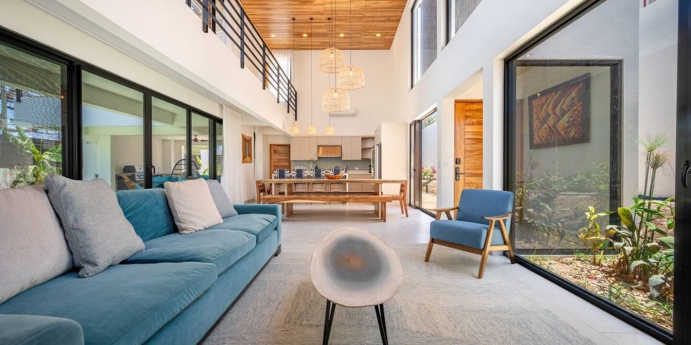 Beautiful modern House with green zone and pool — photo 2 of 19