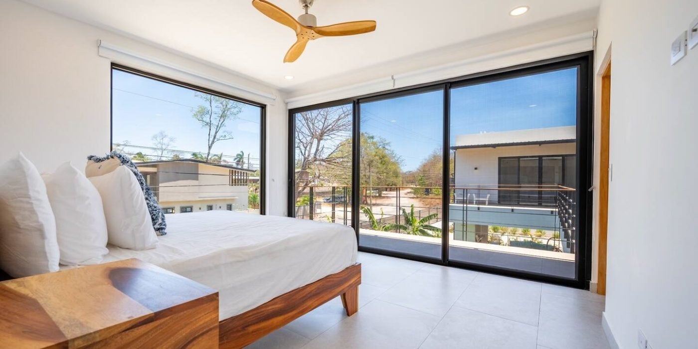 Beautiful modern House with green zone and pool — photo 10 of 19