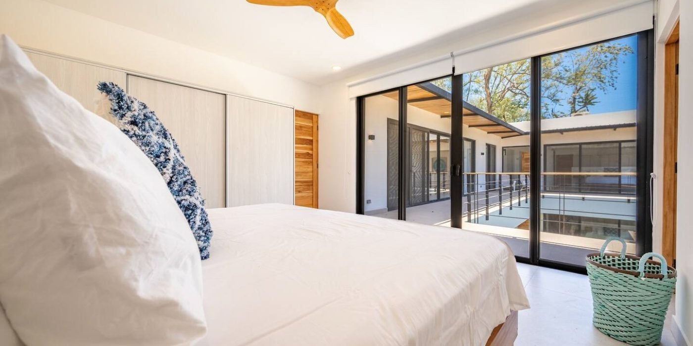 Beautiful modern House with green zone and pool — photo 17 of 19