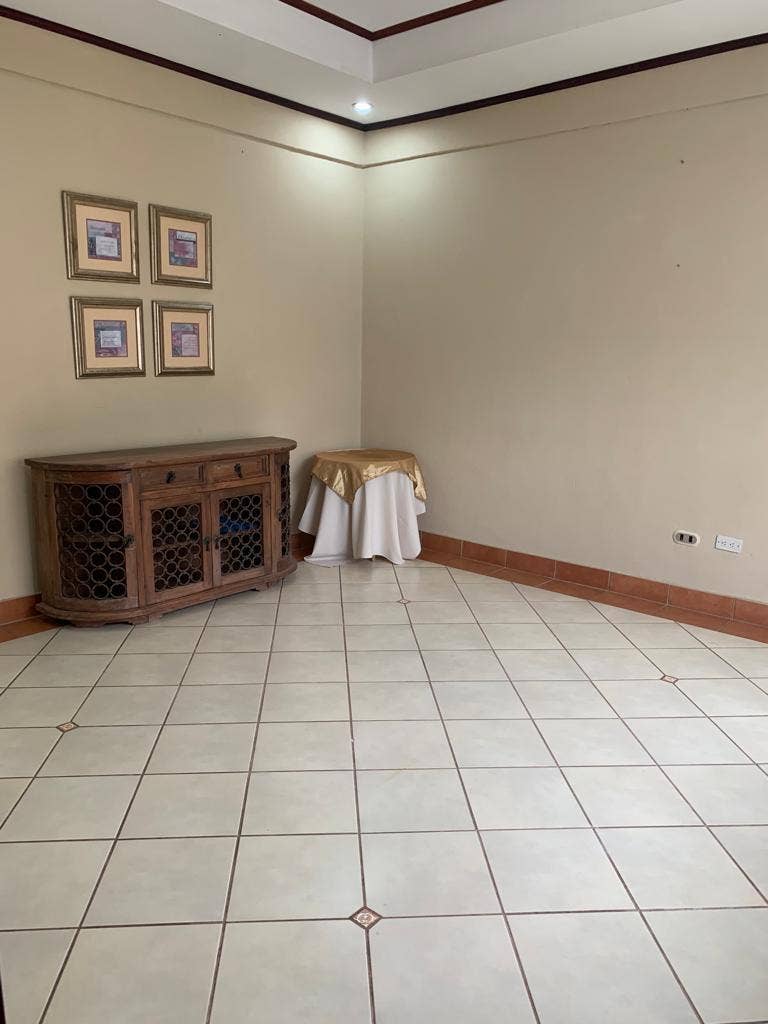 Estate Home with guest house — photo 16 of 19