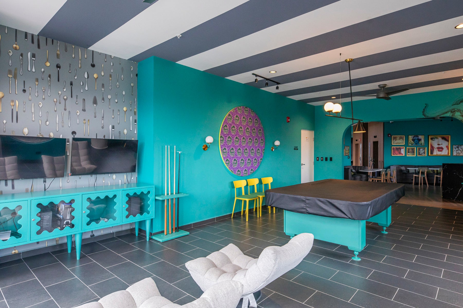 Brand New Corner Penthouse — photo 14 of 19