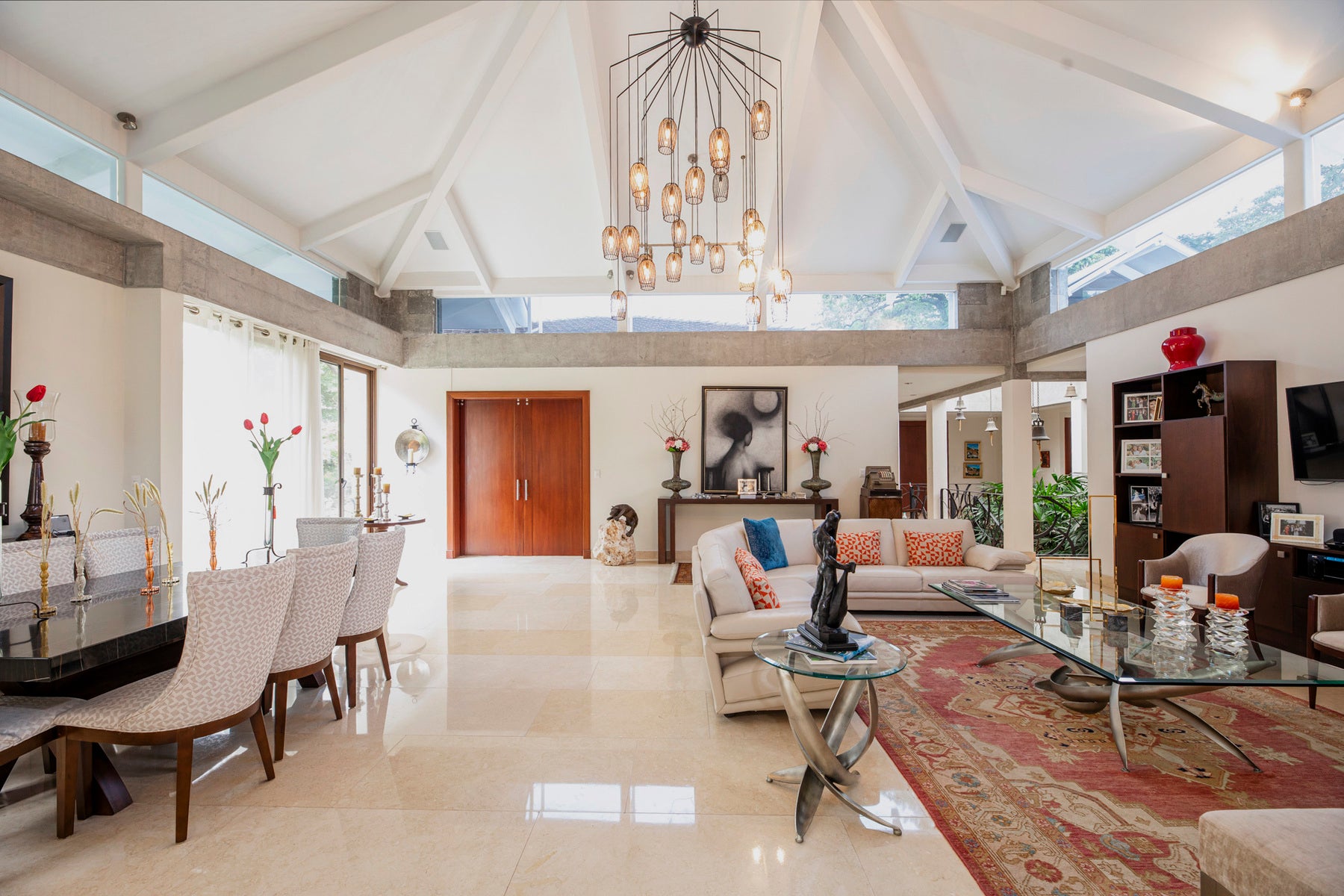Modern One-Level Home in Hacienda El Cocoy, Escazú — photo 2 of 19