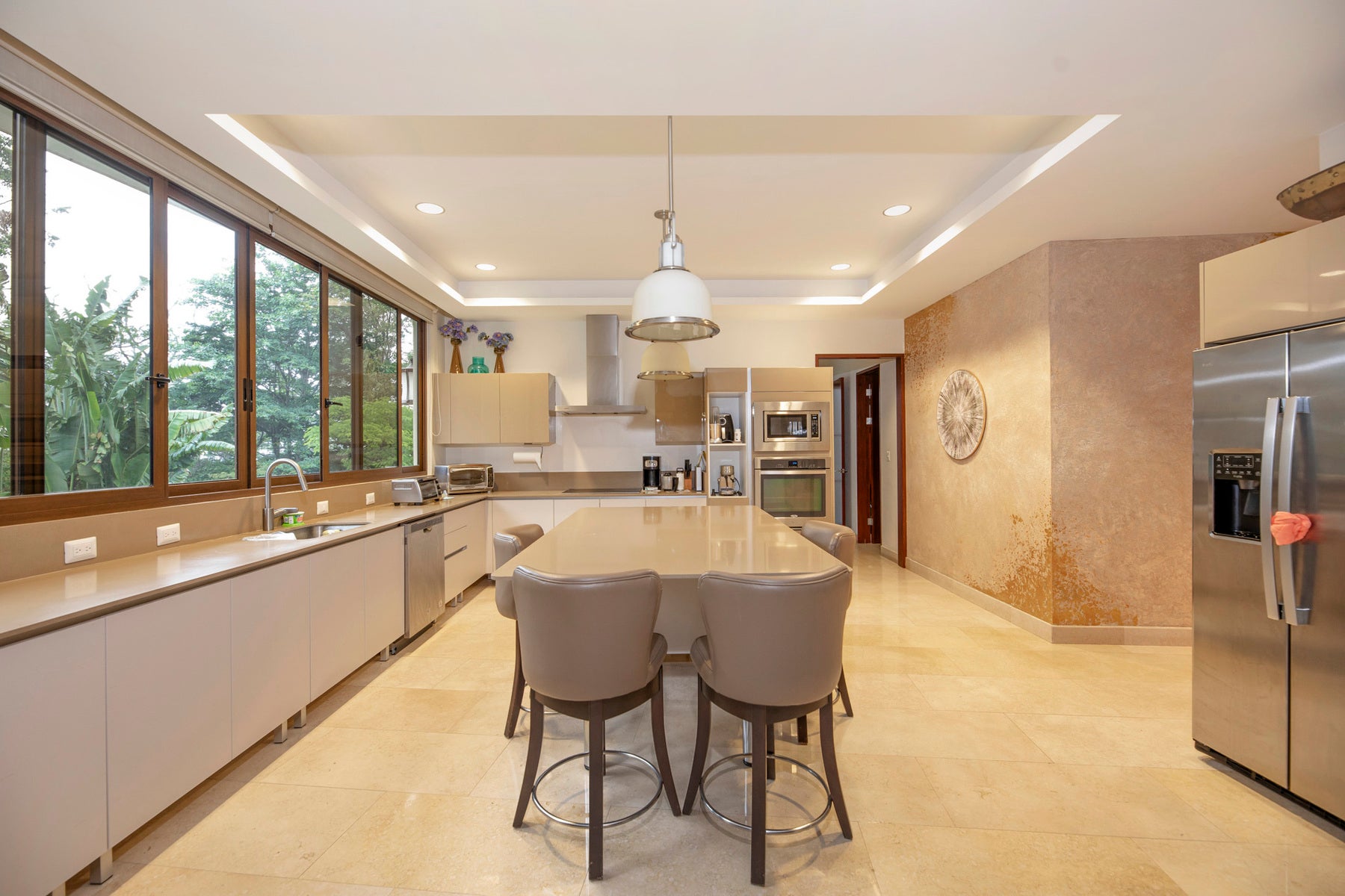 Modern One-Level Home in Hacienda El Cocoy, Escazú — photo 7 of 19