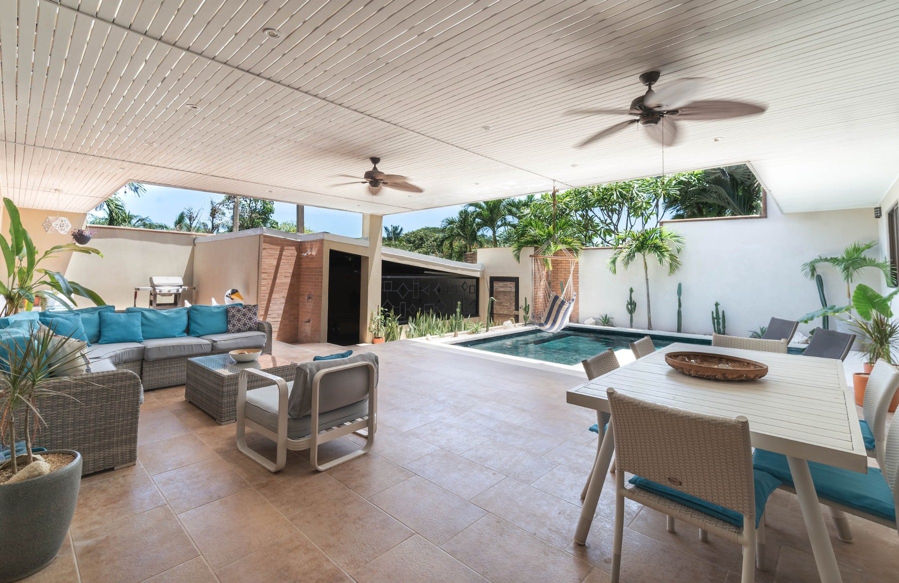 Four Bedroom Home In The Heart Of Town — photo 8 of 12