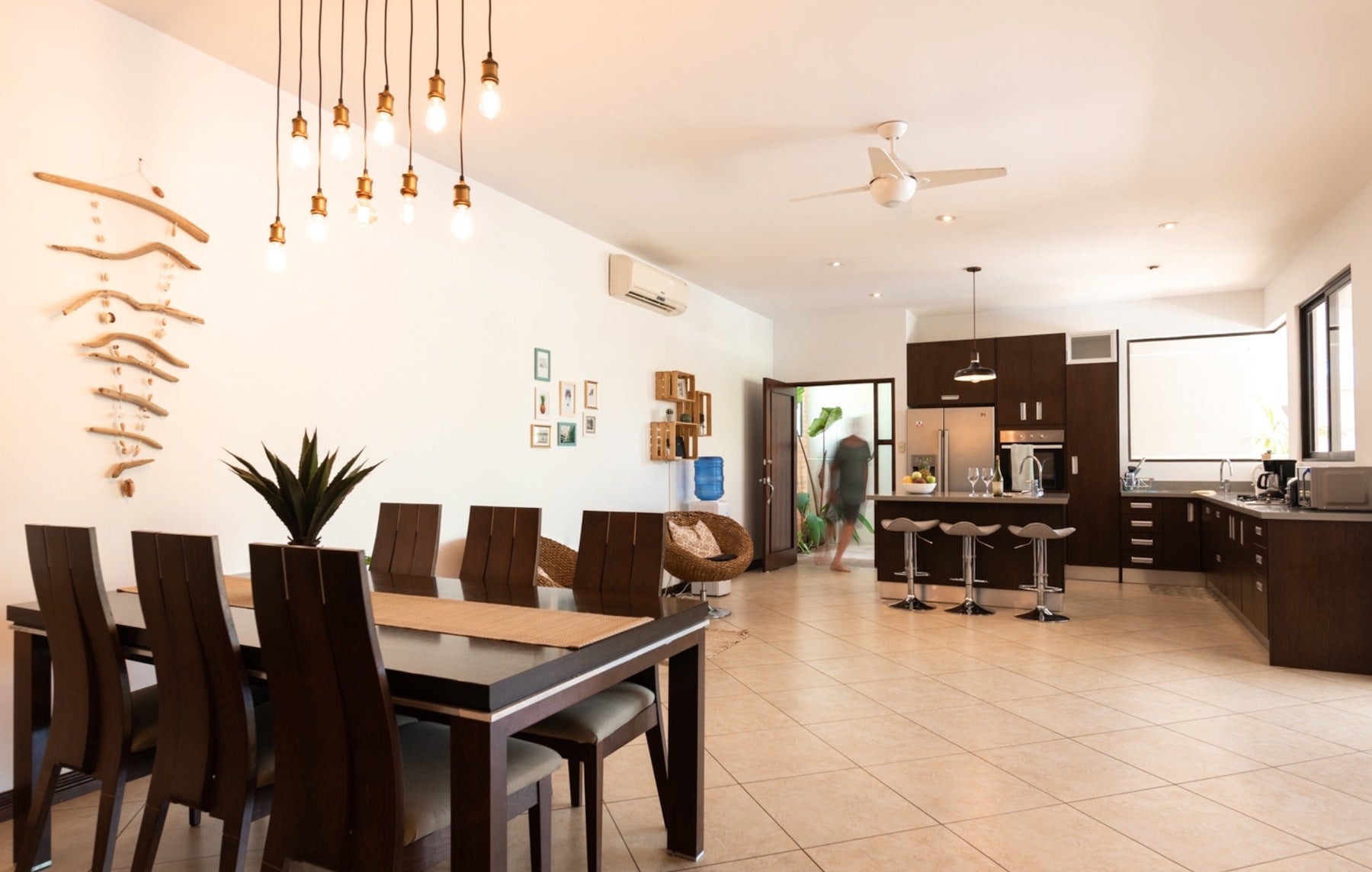 Four Bedroom Home In The Heart Of Town — photo 9 of 12