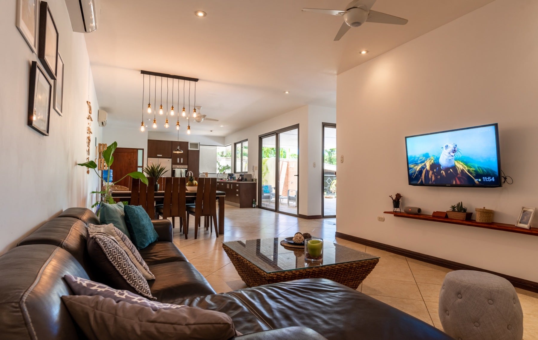 Four Bedroom Home In The Heart Of Town — photo 7 of 12