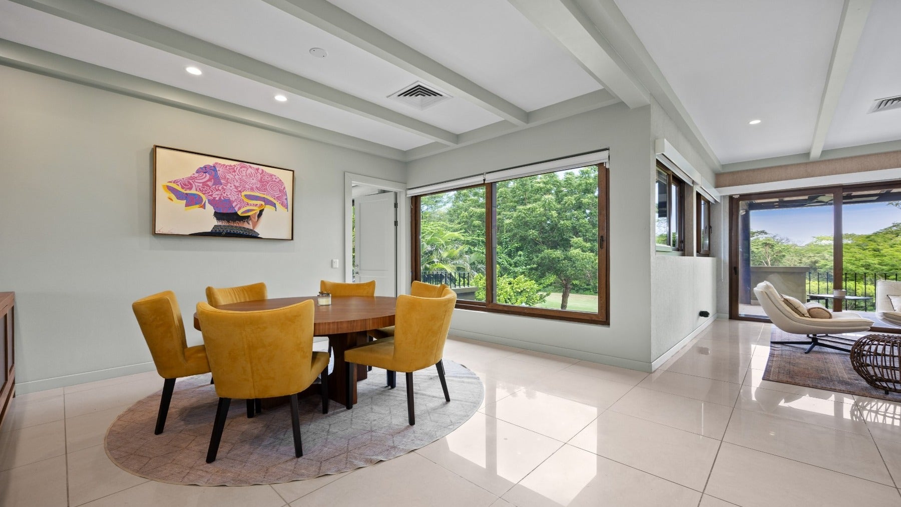 Renovated Luxury Villa — photo 7 of 19