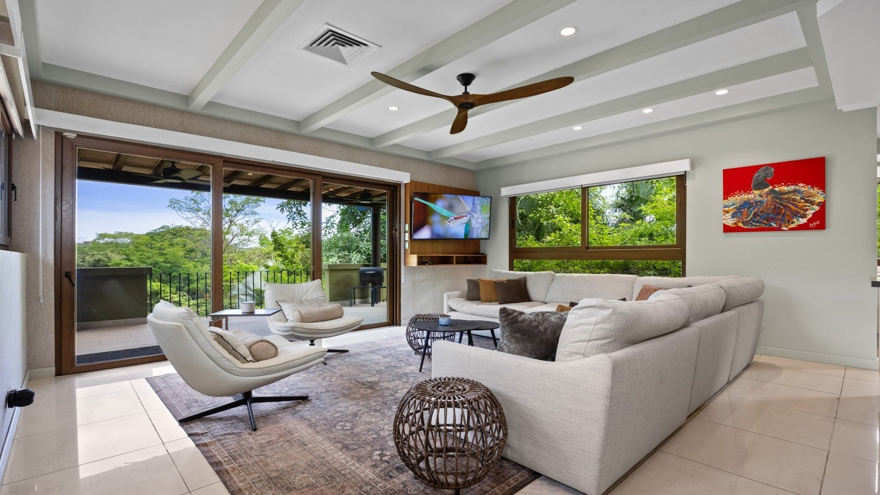 Renovated Luxury Villa — photo 9 of 19